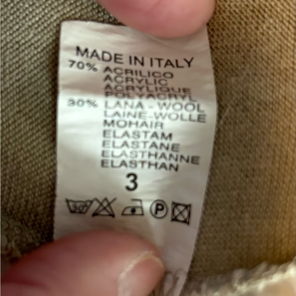 Italian-made Scarf with Lace Trim - Picture 8 of 9